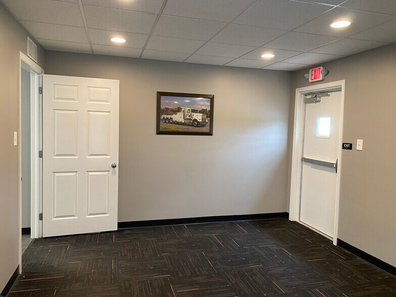 More Photos Of 1175 Gap Newport Pike, Cochranville Office For Lease