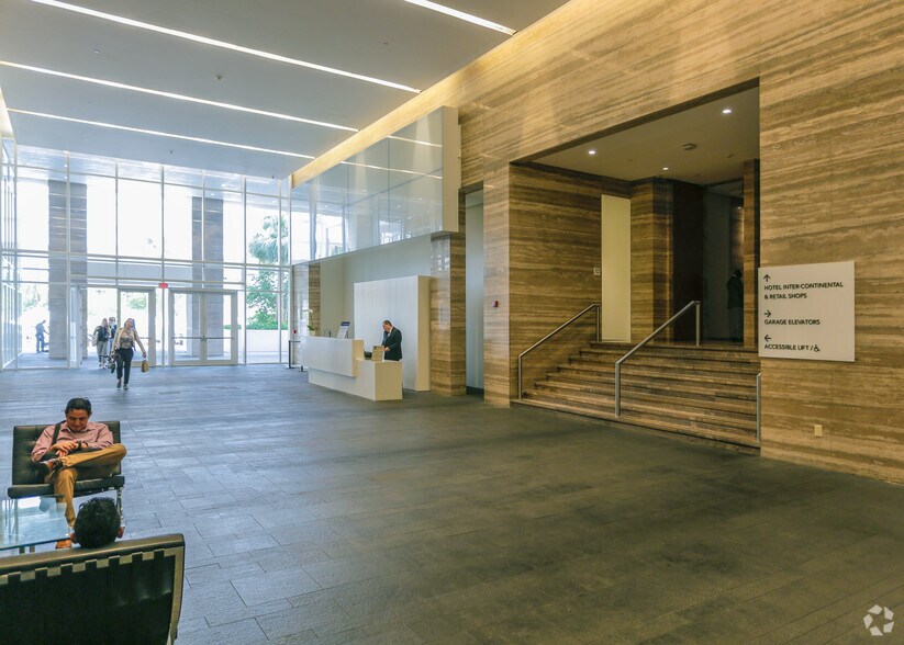 More Photos Of 201 S Biscayne Blvd, Miami Office Residential For Lease