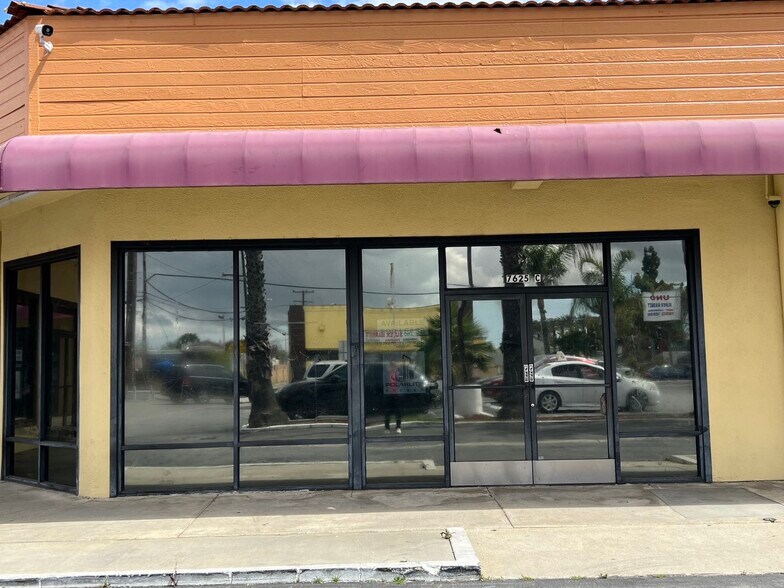 More Photos Of 7625 Eastern Ave, Bell Unknown For Lease