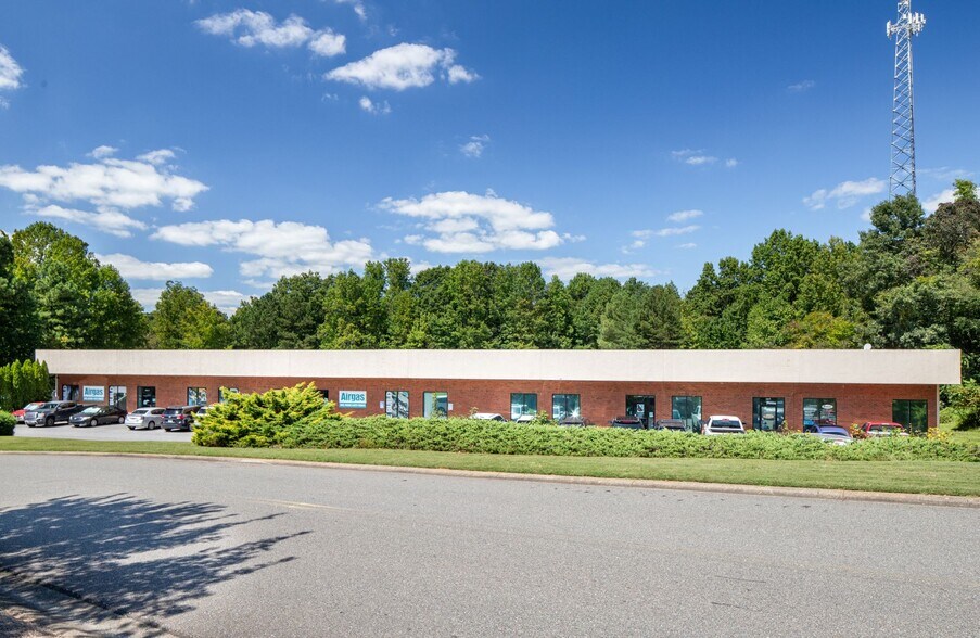 More Photos Of 1479 Ventura Dr, Cumming Light Distribution For Sale