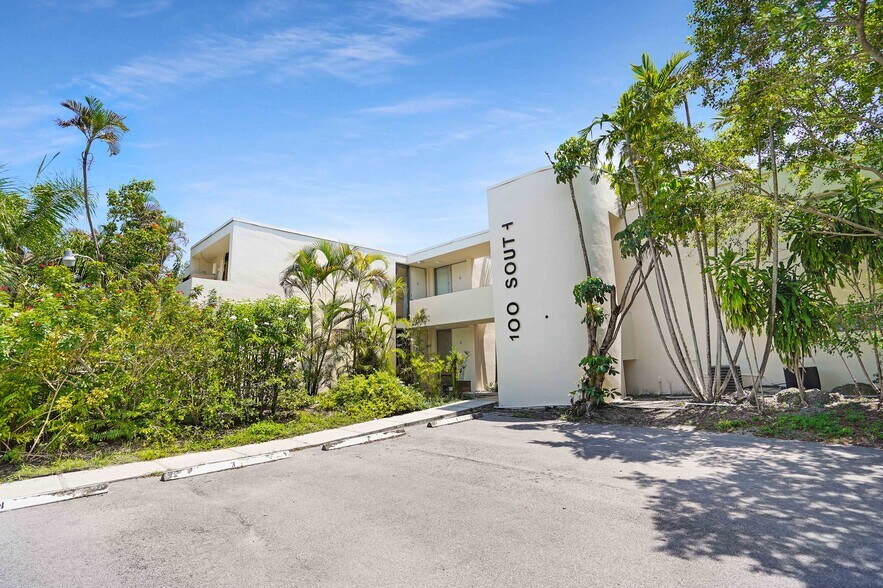 Primary Photo Of 100 SE 21 St, Fort Lauderdale Apartments For Sale