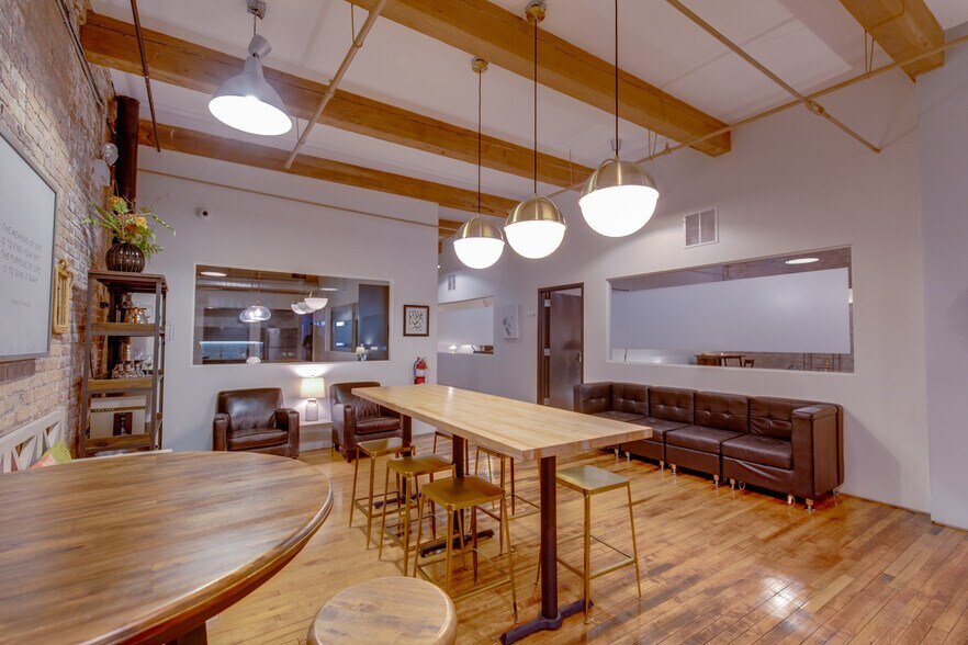 More Photos Of 1132 S Wabash Ave, Chicago Office For Lease