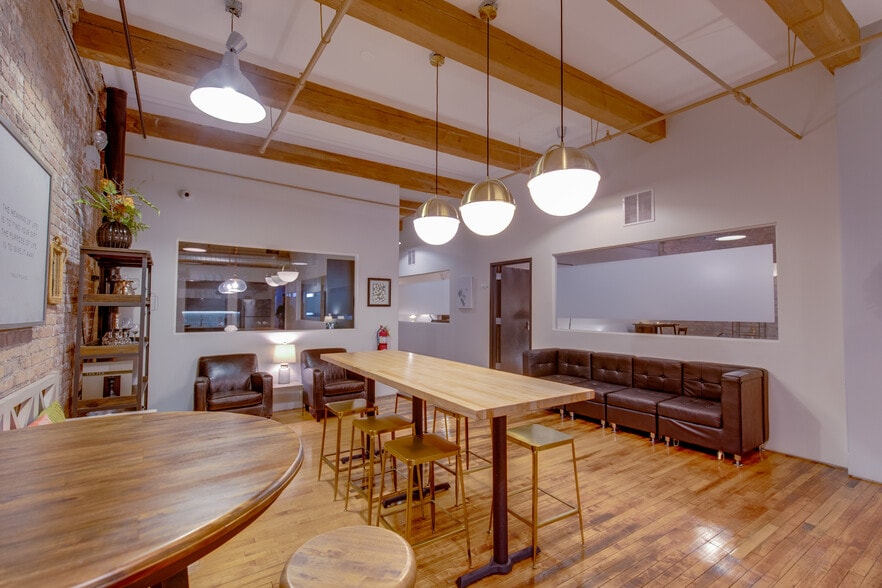 More Photos Of 1132 S Wabash Ave, Chicago Office For Lease