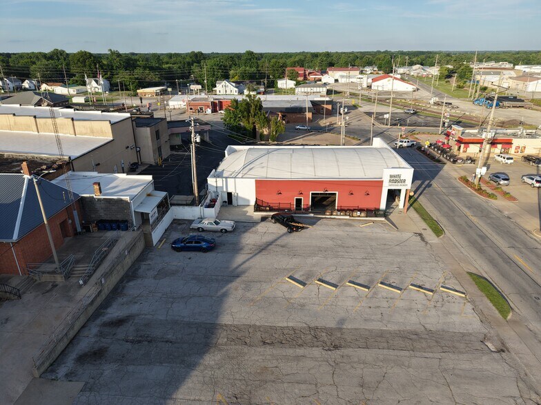 More Photos Of 113 W Jackson St, Sparta Freestanding For Sale
