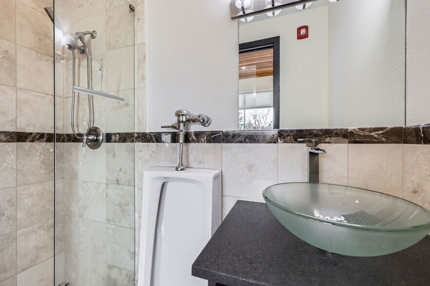 More Photos Of 11616 Shaffer Pl, Littleton Showroom For Sale