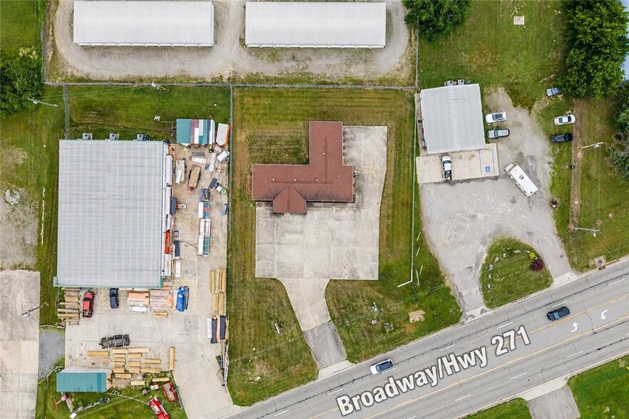 More Photos Of 706 W Broadway St, Spiro Medical For Sale