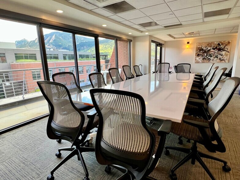 More Photos Of 1035 Pearl St, Boulder Office For Sale