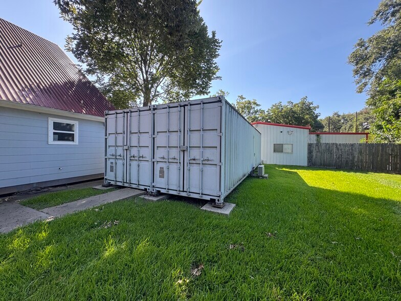 More Photos Of 520 Dallas St, League City Flex For Sale