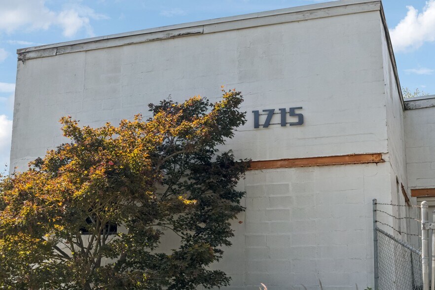 Primary Photo Of 1715 Pecan St, Nashville Warehouse For Sale
