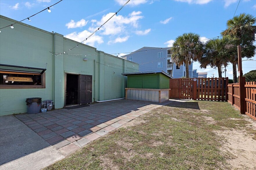 More Photos Of 7 Center st, Folly Beach General Retail For Sale