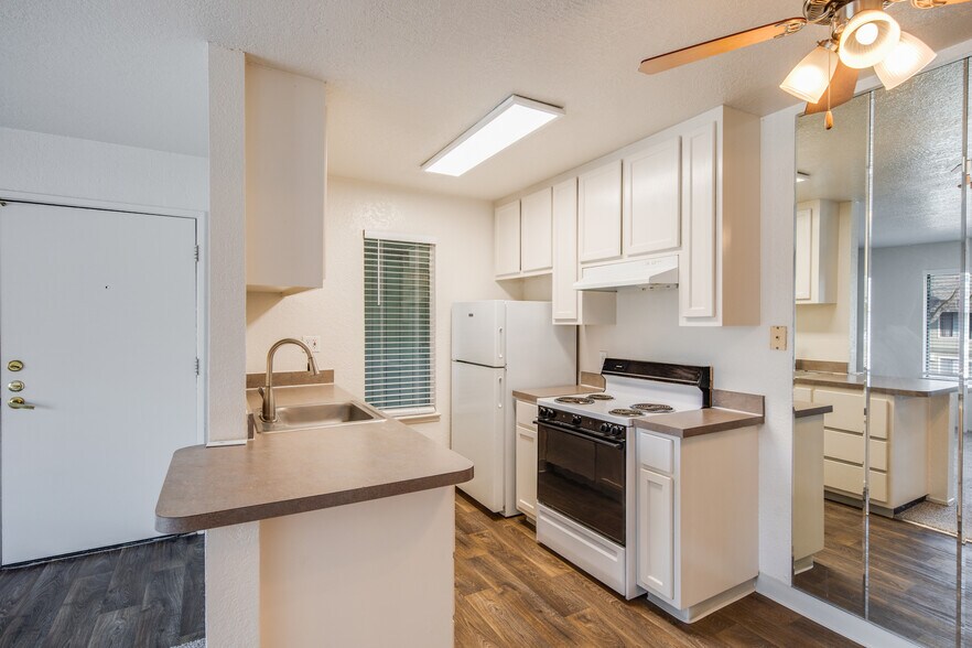 More Photos Of 602-710 Wimbledon Dr, Lodi Apartments For Sale