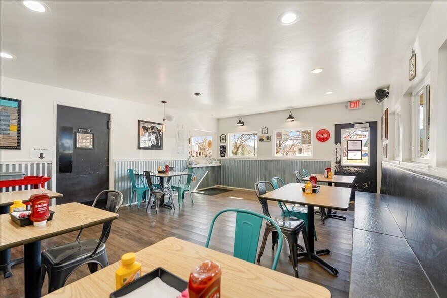 More Photos Of 404 CA-3 Hwy, Etna Restaurant For Sale