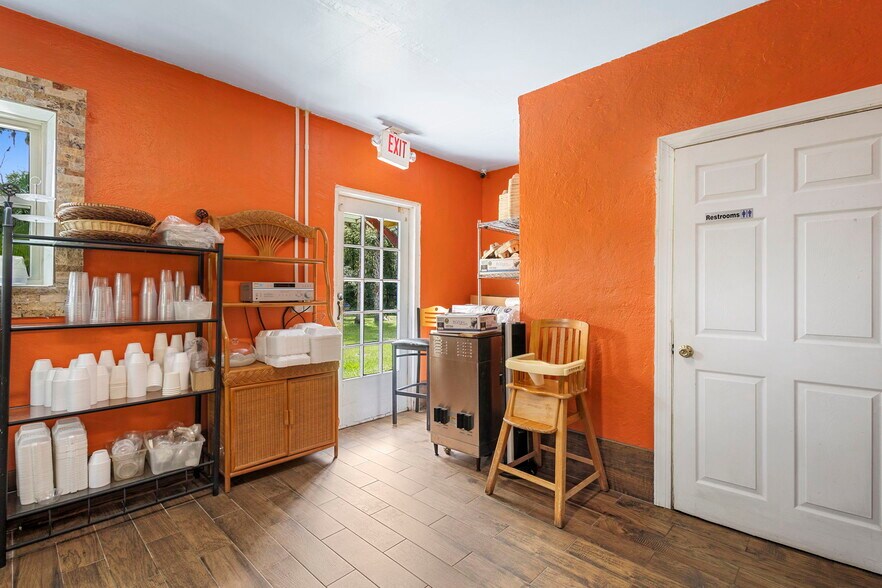 More Photos Of 4630 US Highway 17, De Leon Springs Restaurant For Sale