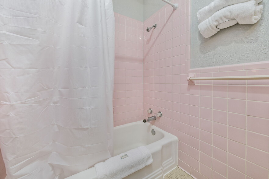 More Photos Of Falcon Motel, Stinnett Hotel For Sale