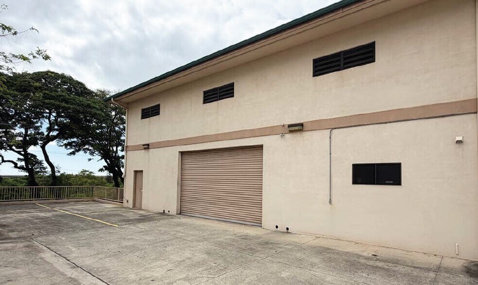 More Photos Of 94-423 Akoki St, Waipahu Warehouse For Lease