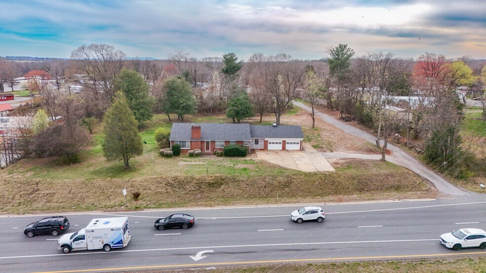 More Photos Of 1001 E Lynchburg Salem Tpke, Bedford Office For Sale