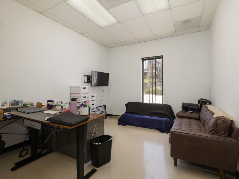 More Photos Of 20600 Gramercy Pl, Torrance Light Manufacturing For Lease