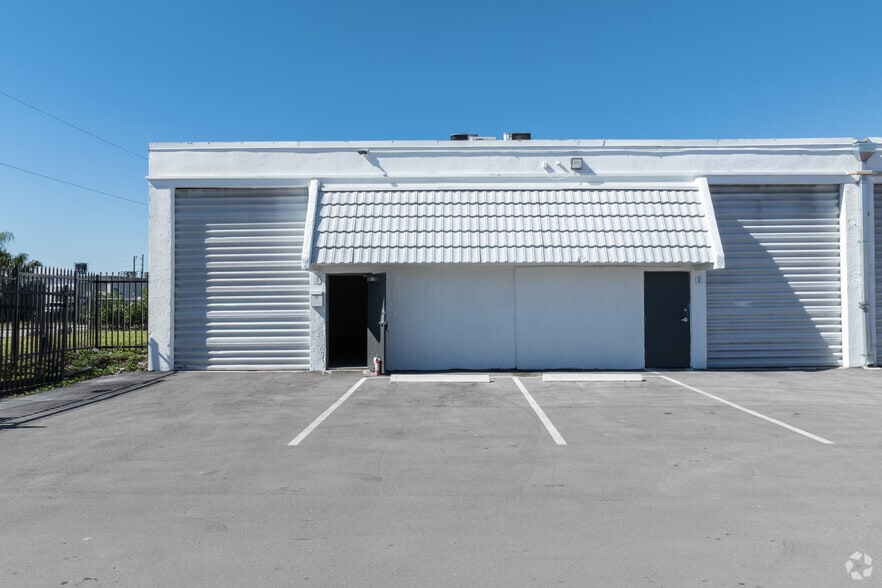 More Photos Of 2099 NW 141st St, Opa Locka Warehouse For Lease