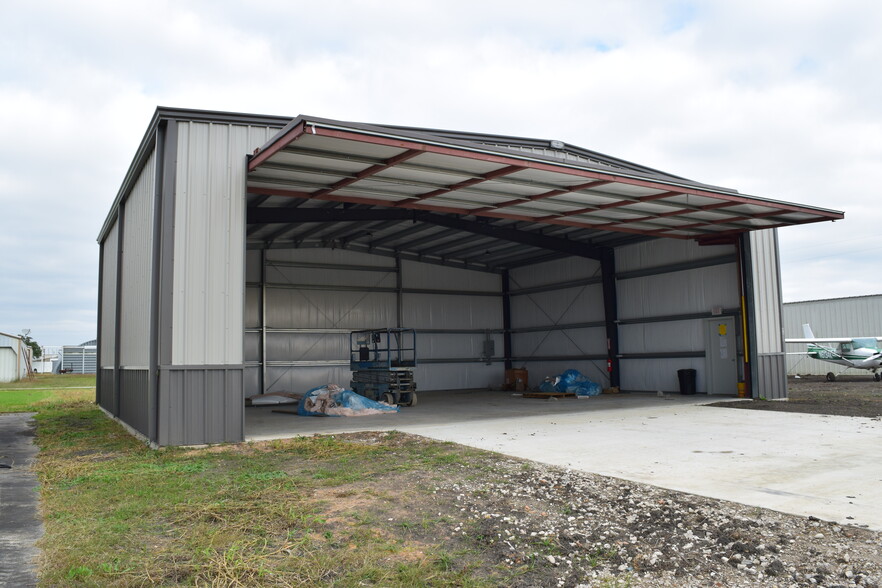 Primary Photo Of 8811 Taxi Way 4, Manvel Airplane Hangar For Sale