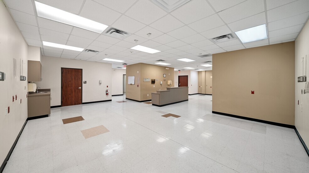 More Photos Of 910 N Highway 146, Baytown Medical For Sale