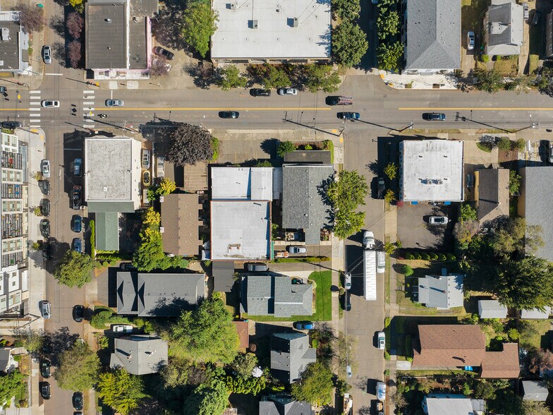 More Photos Of 8325-8337 SE 17th Ave, Portland Freestanding For Sale