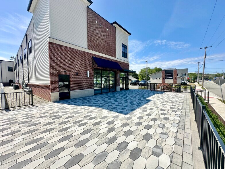 More Photos Of 57 Hamburg Tpke, Riverdale Restaurant For Lease