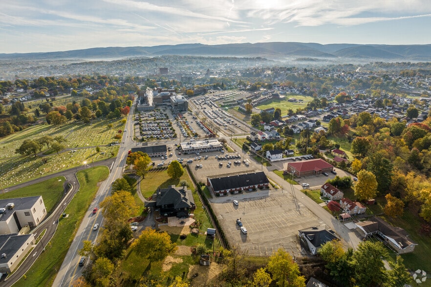 More Photos Of 205 Easy St, Uniontown Unknown For Lease