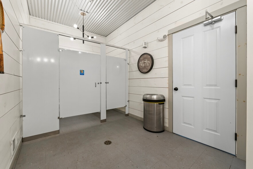 More Photos Of 10 Leeds Junction Rd, Leeds Winery Vineyard For Sale