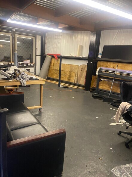 More Photos Of 147 Wayne St, Staten Island Warehouse For Lease