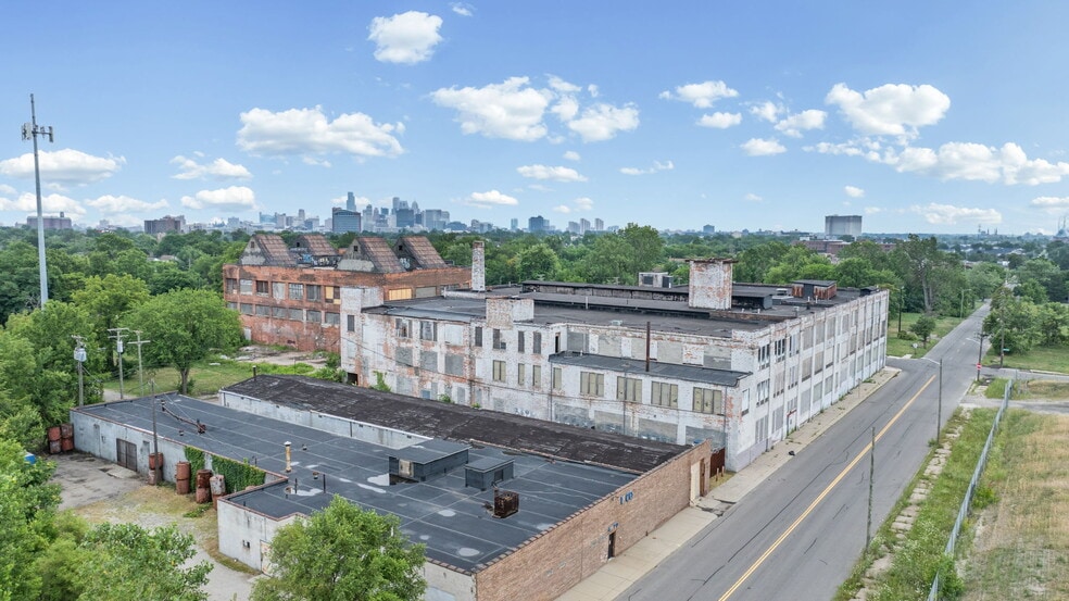 More Photos Of 4444 Lawton Ave, Detroit Warehouse For Sale