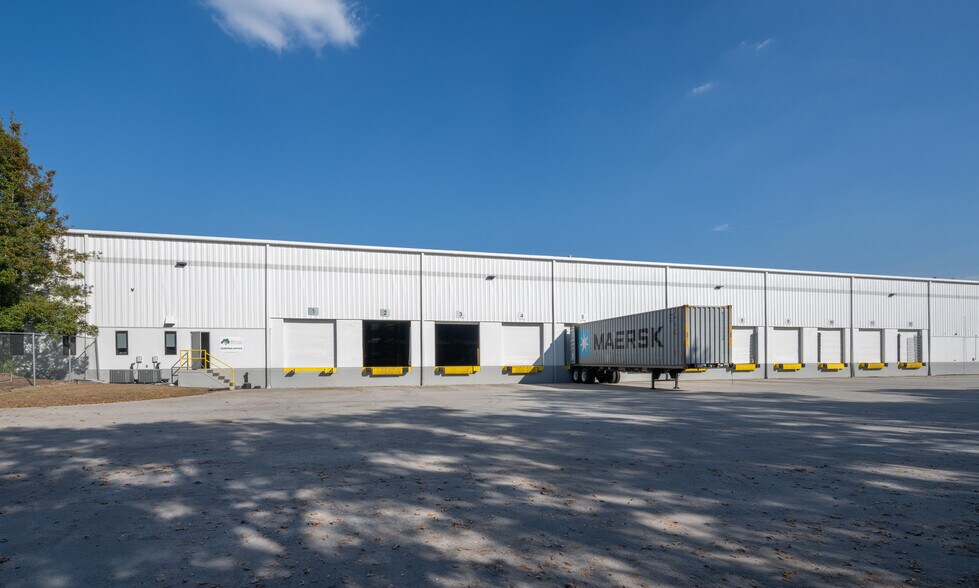 More Photos Of 198 Gulfstream Rd, Savannah Warehouse For Lease