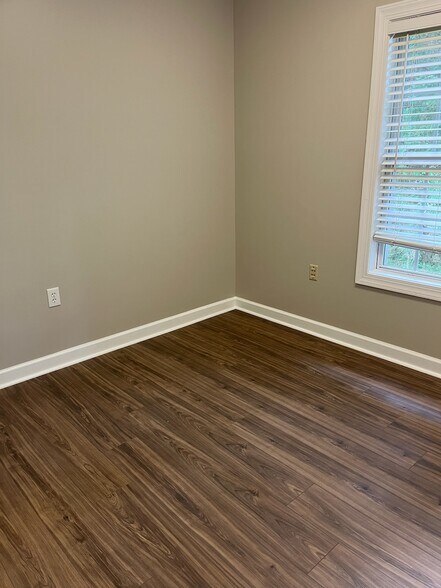 More Photos Of 6511 Creedmoor Rd, Raleigh Office For Lease