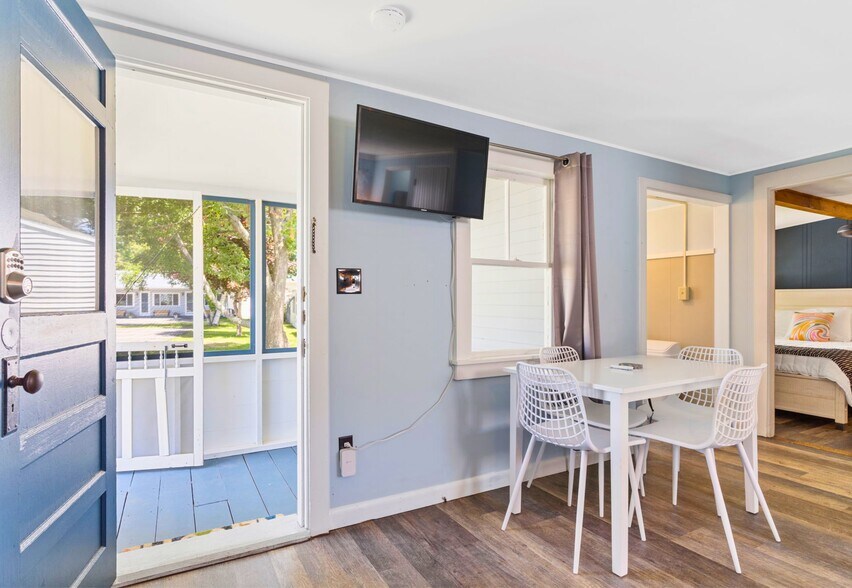 More Photos Of 773 Post Rd, Wells Hotel For Sale