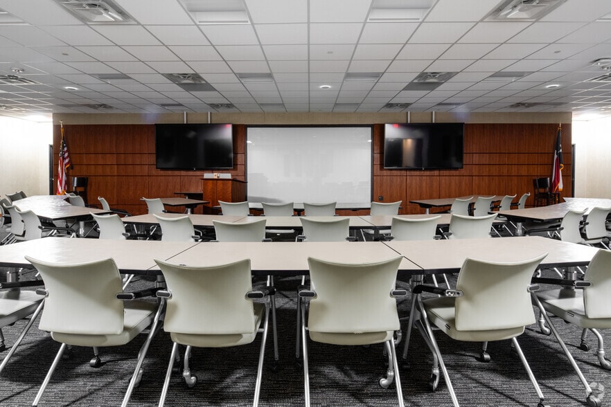 More Photos Of 4055 International Plz, Fort Worth Office For Lease