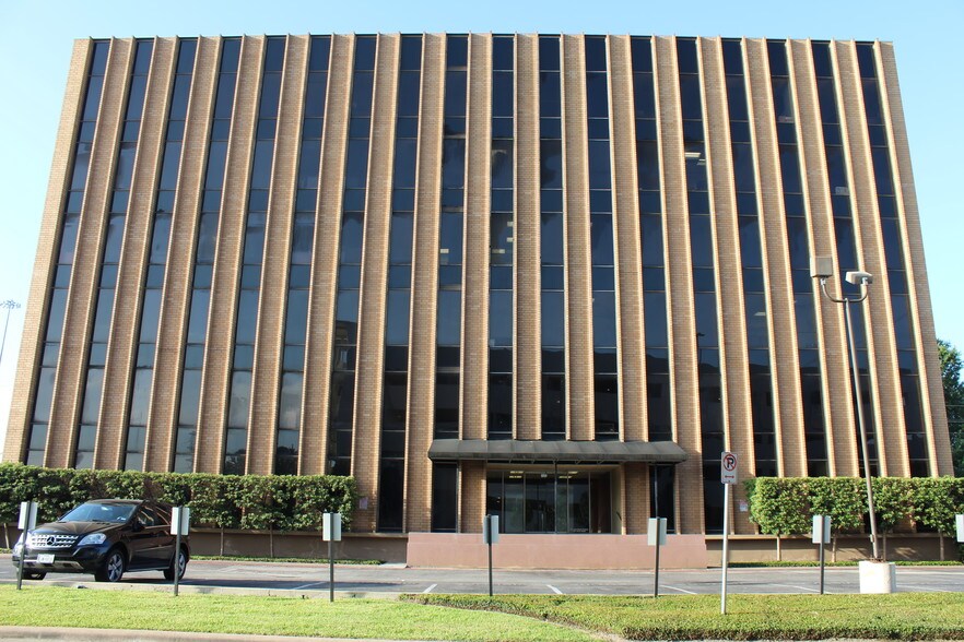 More Photos Of 5555 West Loop South, Bellaire Medical For Lease