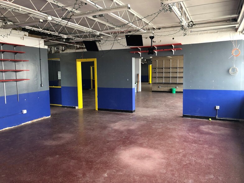 More Photos Of 900-902 Leonard St NW, Grand Rapids Storefront Retail Office For Sale