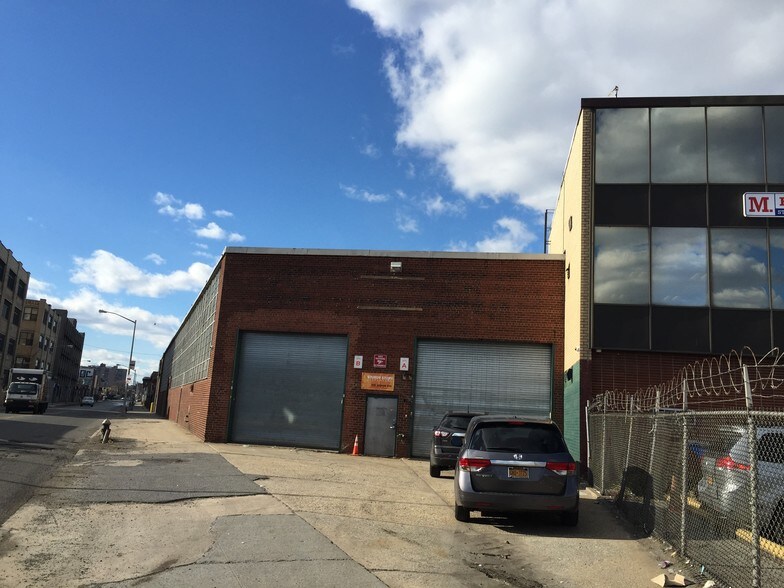 More Photos Of 101 Varick Ave, Brooklyn Warehouse For Lease