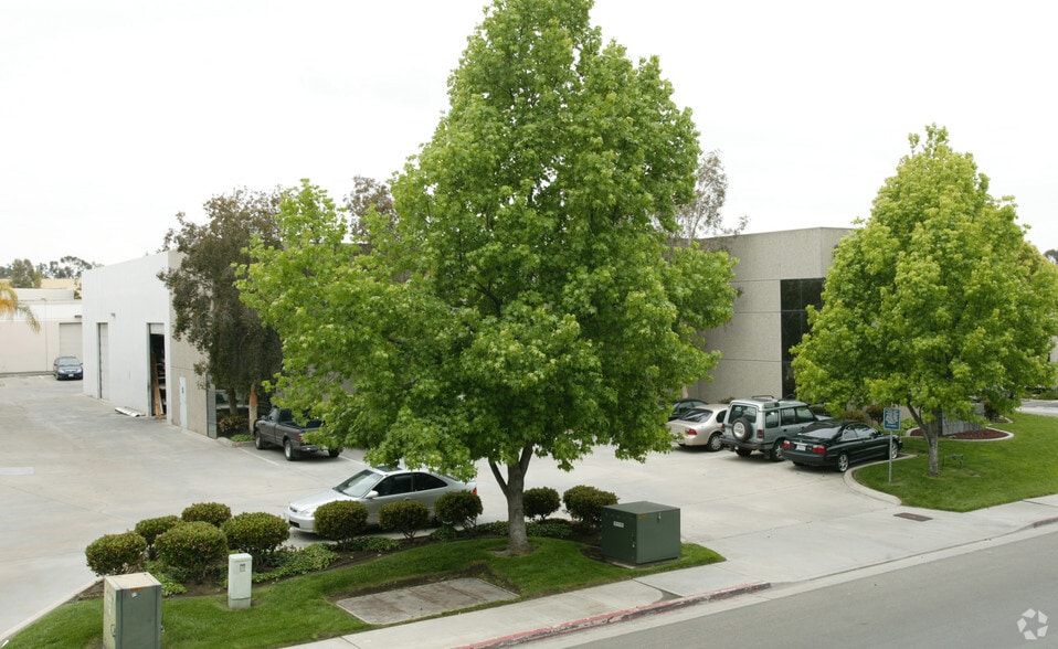 More Photos Of 8015 Silverton Ave, San Diego Manufacturing For Lease