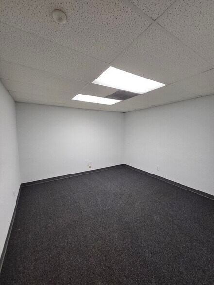 More Photos Of 4737 College Park, San Antonio Flex For Lease