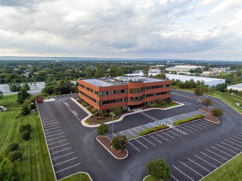 More Photos Of 4550 Lena Dr, Mechanicsburg Office For Lease
