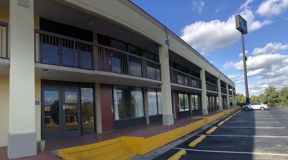 More Photos Of 1010 Cosby Hwy, Newport Hotel For Sale