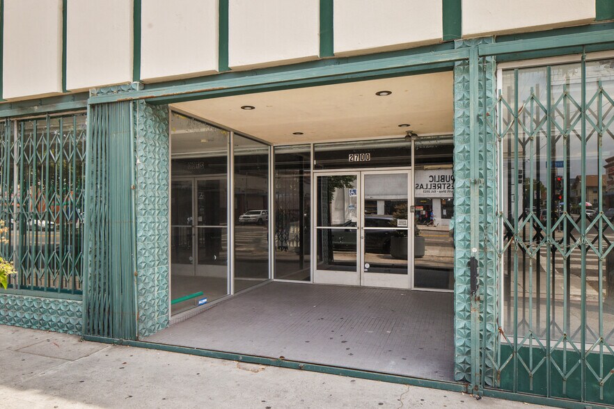 More Photos Of 2700 N Broadway, Los Angeles Freestanding For Sale