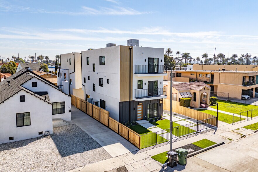 More Photos Of 2424 S West View St, Los Angeles Apartments For Sale