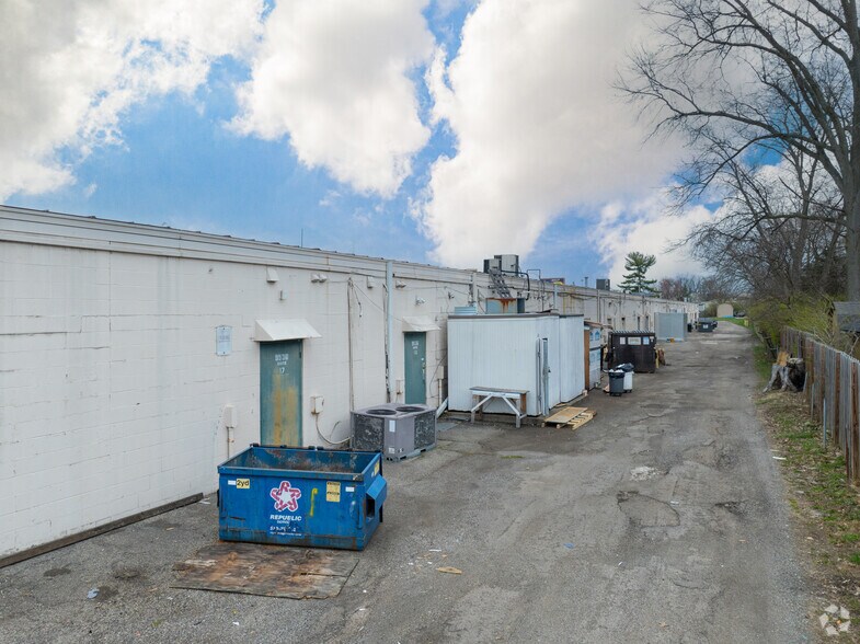 More Photos Of 9536 Cincinnati Columbus Rd, West Chester General Retail For Sale