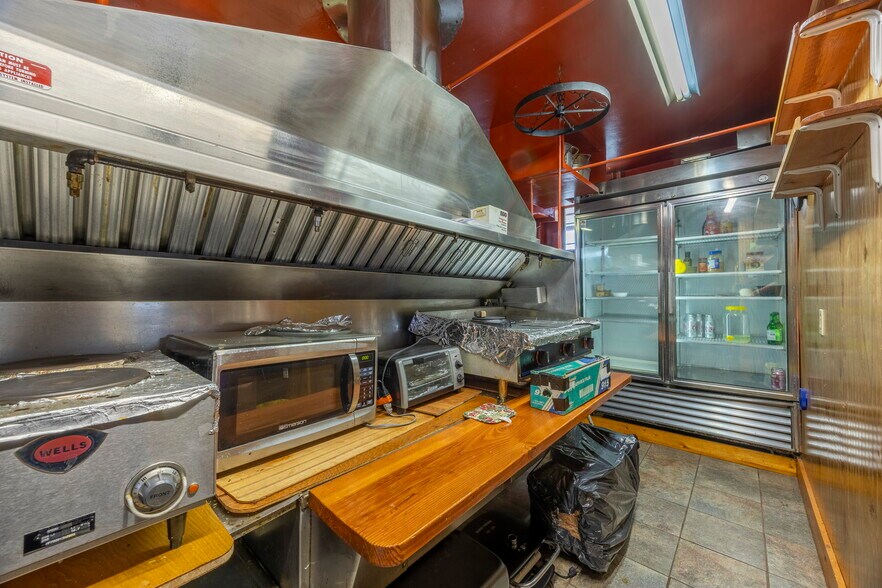More Photos Of 815 Main Ave, Tillamook Hotel For Sale