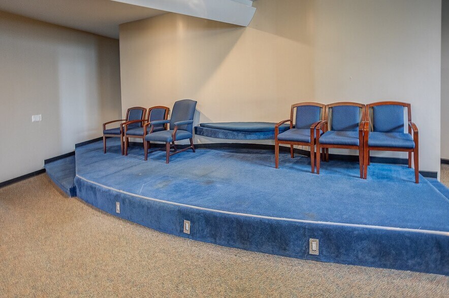 More Photos Of 8400 N Broadway, Saint Louis Religious Facility For Sale