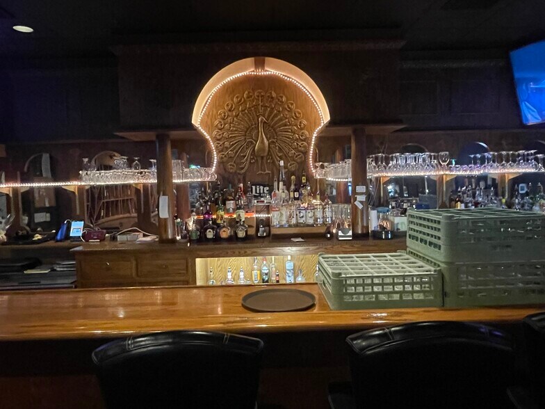 More Photos Of 1001 30th Ave S, Moorhead Restaurant For Sale