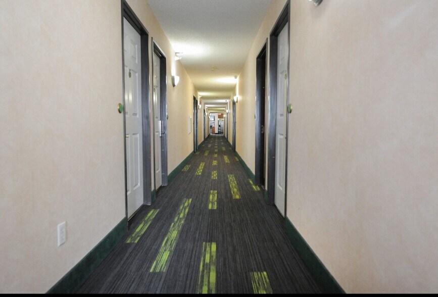 More Photos Of 815 E 8th Ave, Yuma Hotel For Sale