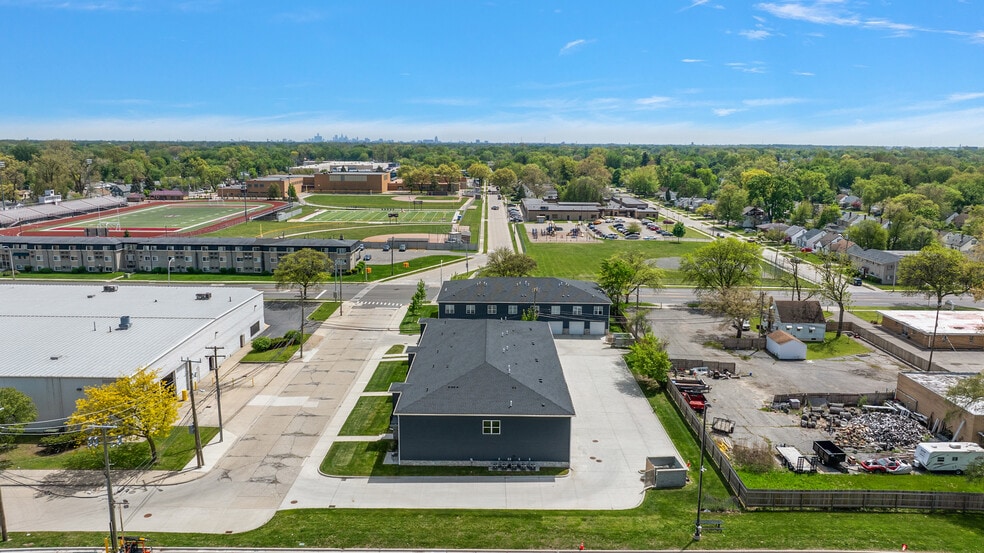 More Photos Of 1241-1251 E Woodward Heights Blvd, Hazel Park Apartments For Sale