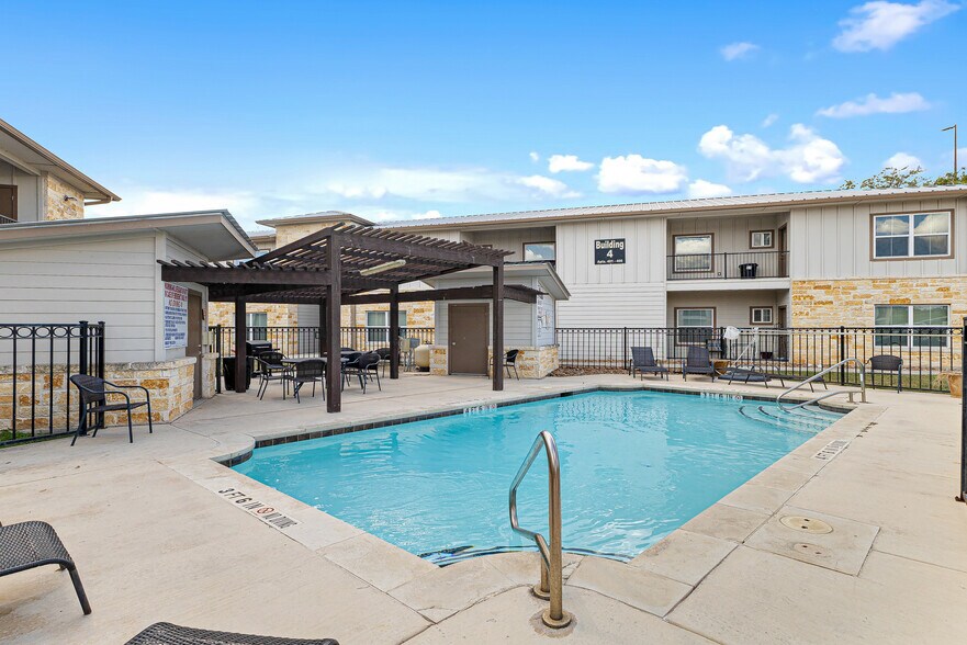 More Photos Of 1407 Sidney Baker St, Kerrville Apartments For Sale